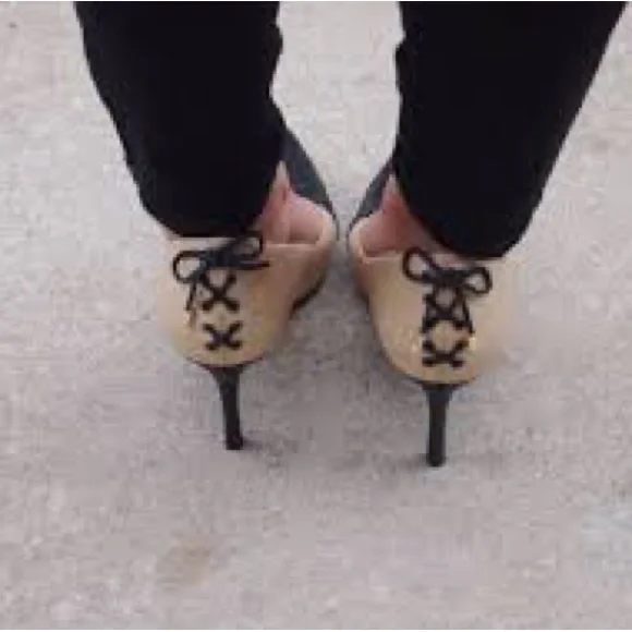 Levity Leather Black & Tan JALONE Pointed Toe Bow Heel 3.5” Pumps Coquette 8M - Picture 10 of 11